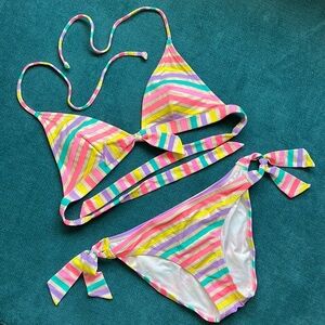 Striped triangular top bikini!